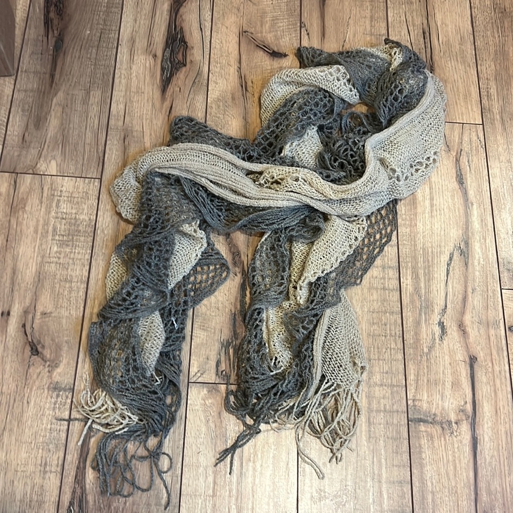 Knitted scarf